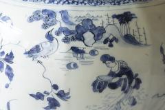 18th CENTURY DELFT OCTAGONAL BALUSTER VASE IN THE CHINOISERIE TASTE - 4359405