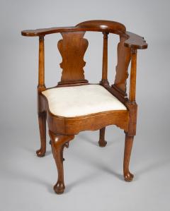 18th Century American Pennsylvania Walnut Corner Armchair - 3566626