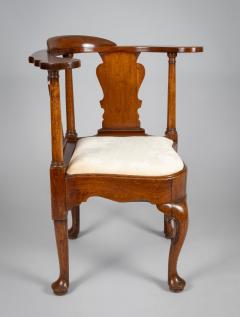 18th Century American Pennsylvania Walnut Corner Armchair - 3566655