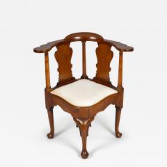 18th Century American Pennsylvania Walnut Corner Armchair - 3572215