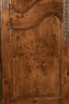 18th Century Armoire in Olive Wood and Ash - 3889806