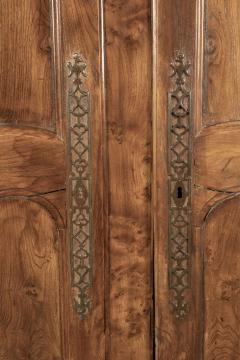 18th Century Armoire in Olive Wood and Ash - 3889809