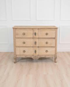 18th Century Chest Of Drawers From Namur In Natural Oak - 4593551