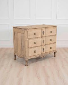 18th Century Chest Of Drawers From Namur In Natural Oak - 4593552