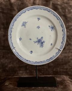 18th Century Chinese Blue and White Plate Qing Dynasty Kangxi Period  - 2382180