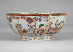 18th Century Chinese Qing Dynasty Famille Rose Bowl - 4420483