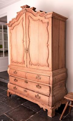 18th Century Danish Cupboard or Linen Press - 3666391