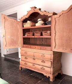 18th Century Danish Cupboard or Linen Press - 3666392