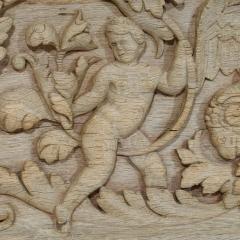 18th Century French Carved Oak Panel Depicting Two Angels And An Eagle - 4121486