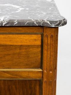 18th Century French Chest of Drawers - 1326433