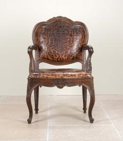 18th Century French Oak Leather Fauteuil - 4244545