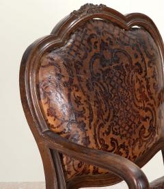 18th Century French Oak Leather Fauteuil - 4244548