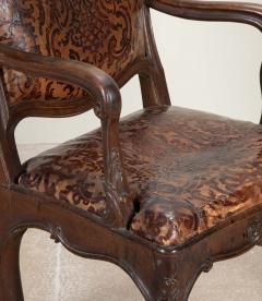 18th Century French Oak Leather Fauteuil - 4244551