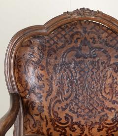 18th Century French Oak Leather Fauteuil - 4244553