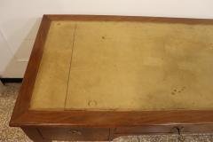 18th Century Italian Louis XVI Walnut Antique Desk - 4143172