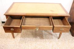 18th Century Italian Louis XVI Walnut Antique Desk - 4143173