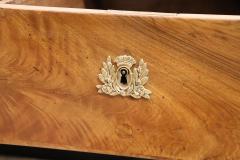 18th Century Italian Louis XVI Walnut Antique Desk - 4143174