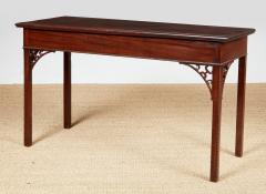 18th Century Mahogany Serving Table - 4560281