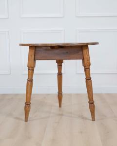 18th Century Pine Cricket Table - 4707221