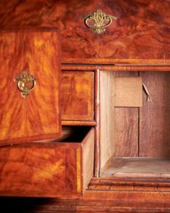 18th Century Queen Anne Burr Walnut mirrored Cabinet on Chest Circa 1705 1715 - 3953755