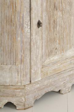 18th Century Swedish Baroque Period Corner Vitrine Cabinet In Original Paint - 1026680