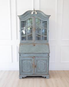 18th Century Swedish Cabinet with Original Glass - 4791484