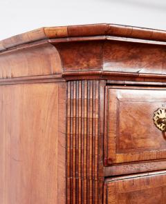 18th c Burled Walnut Chest on Chest - 4559398