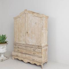 18th c Dutch Linen Press with Bombay Base in Original Patina - 3405393