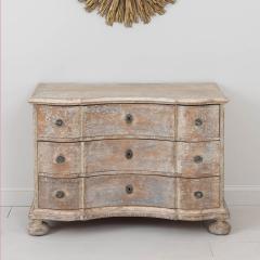 18th c German Baroque Commode in Original Patina with Arbalette Shaped Front - 3405457