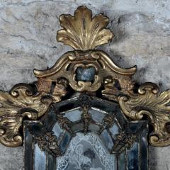 18th c Venetian Giltwood Mirror with Chinoiserie Figure - 3413083
