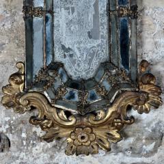 18th c Venetian Giltwood Mirror with Chinoiserie Figure - 3413084