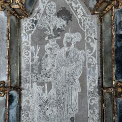 18th c Venetian Giltwood Mirror with Chinoiserie Figure - 3413090