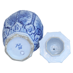 18th century Dutch Delft lidded Lion Vase with floral decoration - 4594505