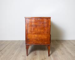 18th century Italian cherrywood chest of drawers from Venice - 4189709