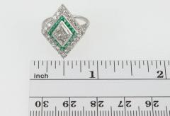1930S EMERALD DIAMOND PLATINUM KITE SHAPED RING - 2620990
