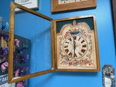1930s EMBROIDERED WALL CLOCK IN WOOD AND GLASS CASE - 4281355