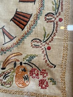 1930s EMBROIDERED WALL CLOCK IN WOOD AND GLASS CASE - 4281356