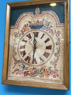 1930s EMBROIDERED WALL CLOCK IN WOOD AND GLASS CASE - 4281360