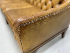 1930s Tufted English Leather Sofa - 2302139