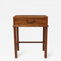 1930s Walnut Nightstand Side Table - 2467462