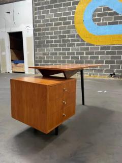 1950s Brazilian Modern Three Legged Desk in Hardwood by Moveis Fratte - 3193924