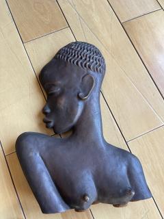 1950s Cast bronze sculpture showing a nice African woman - 4121179