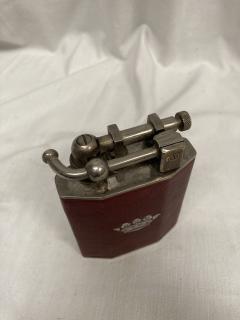 1950s vintage table lighter in leather with a crown emblem - 3648036