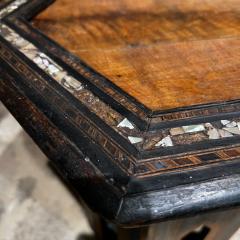 1960s Lovely Moroccan Side Table Hexagon Marquetry with Detailed Abalone Inlay - 3045739