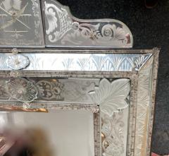 1970 Venice Mirror in the Antique with Decor of Characters Symbolizing Justice - 2320189