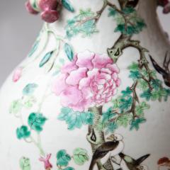 19TH CENTURY CHINESE PORCELAIN VASE CONVERTED TO A LAMP - 897338