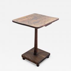 19th Century American Walnut Pedestal Table - 4561985