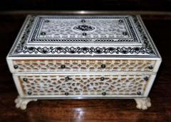 19th Century Anglo Indian Vizagapatam Miniature Shell and Faux Ivory Ring Box - 1709008