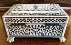 19th Century Anglo Indian Vizagapatam Miniature Shell and Faux Ivory Ring Box - 1709014