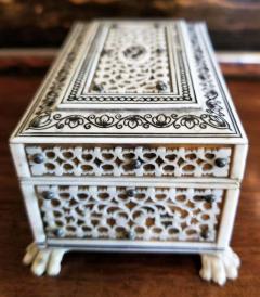 19th Century Anglo Indian Vizagapatam Miniature Shell and Faux Ivory Ring Box - 1709015